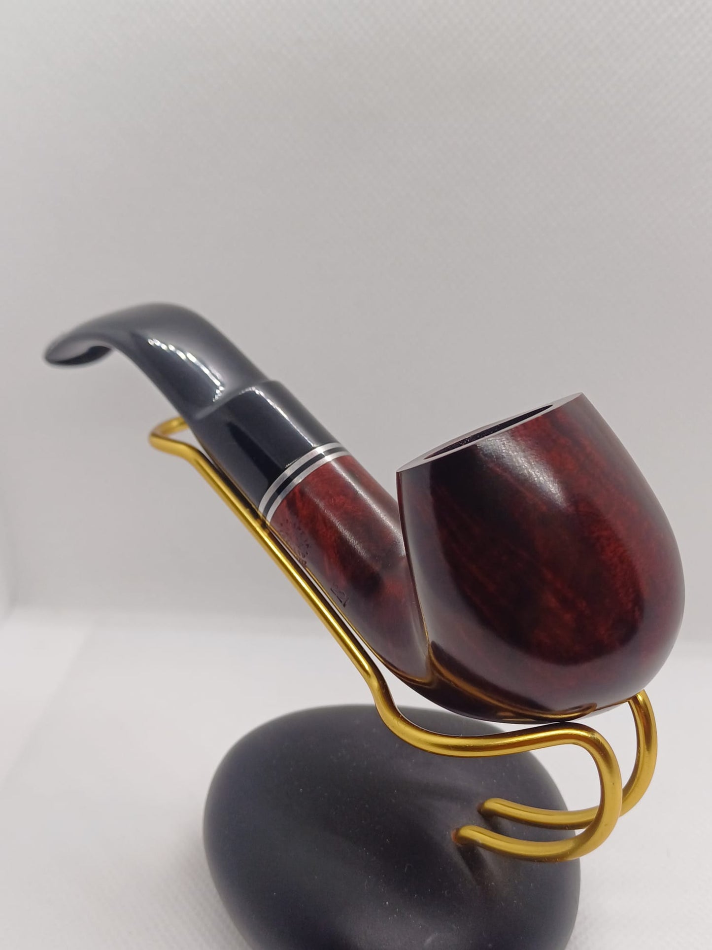 Pipa Peterson Killarney Red (221) Fishtail