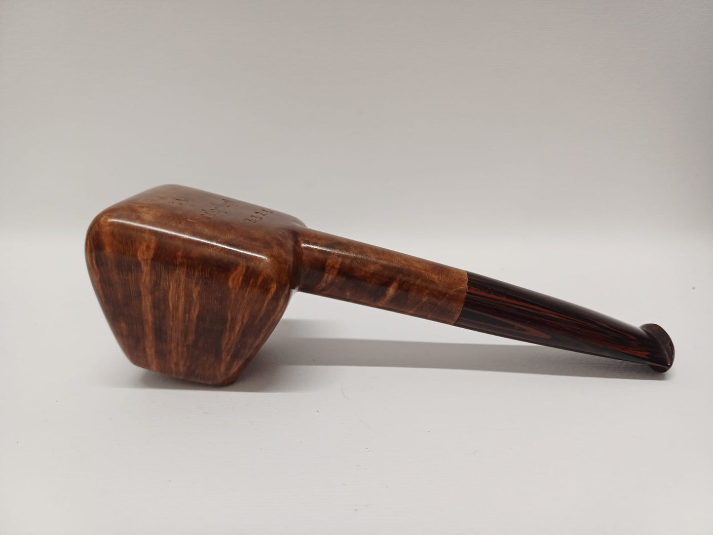 Bacigalupi Artisan Pipe Calabash Reverse Sandblasted 1 Sail