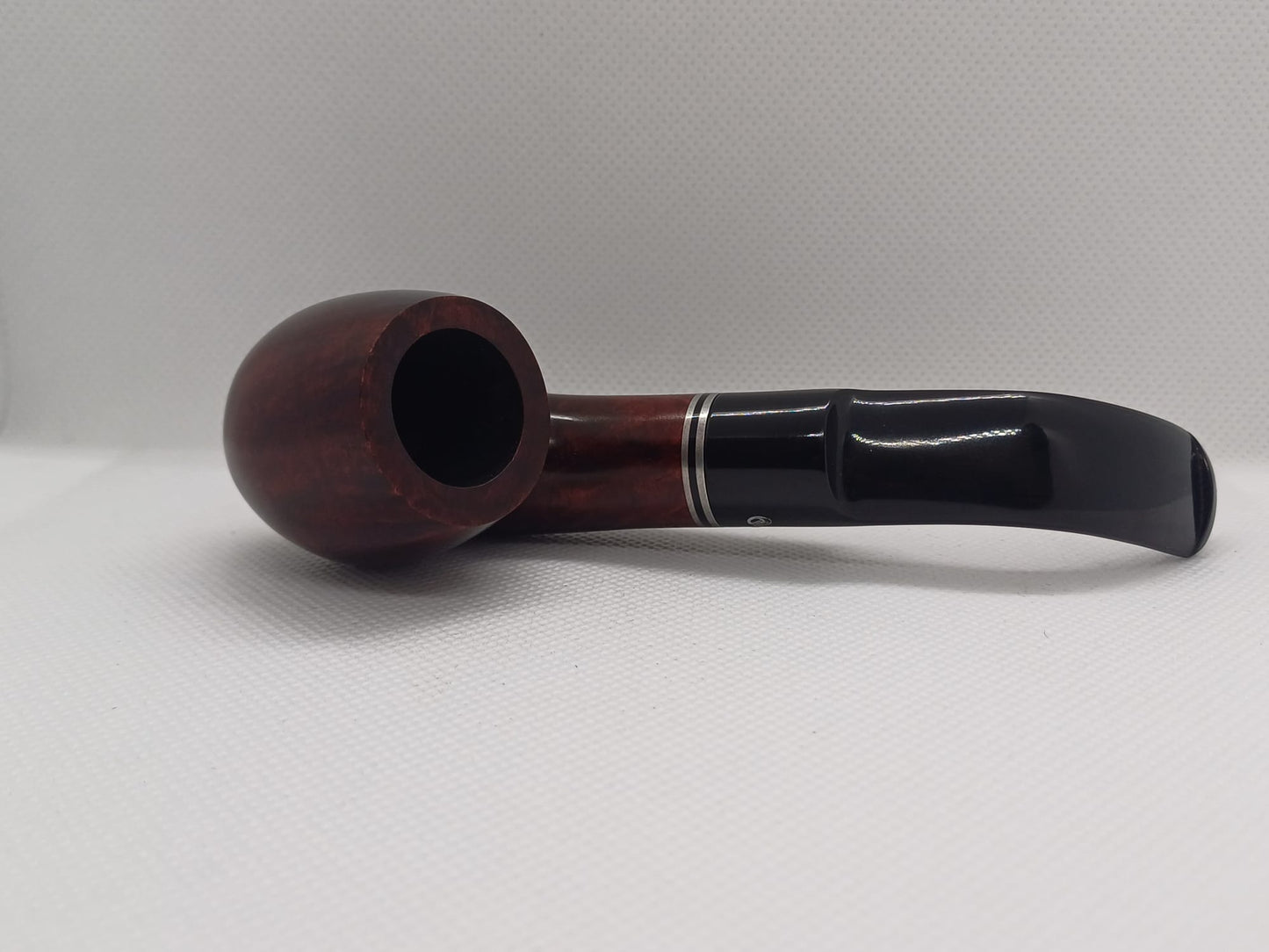 Pipa Peterson Killarney Red (221) Fishtail