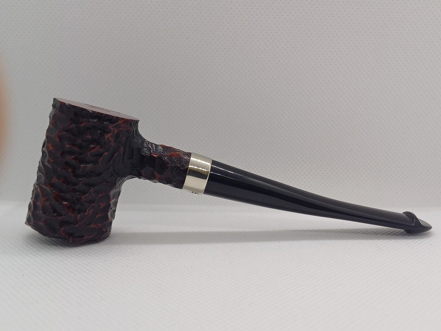 Pipa Peterson Speciality Rusticated Nickel Mounted Tankard P-Lip