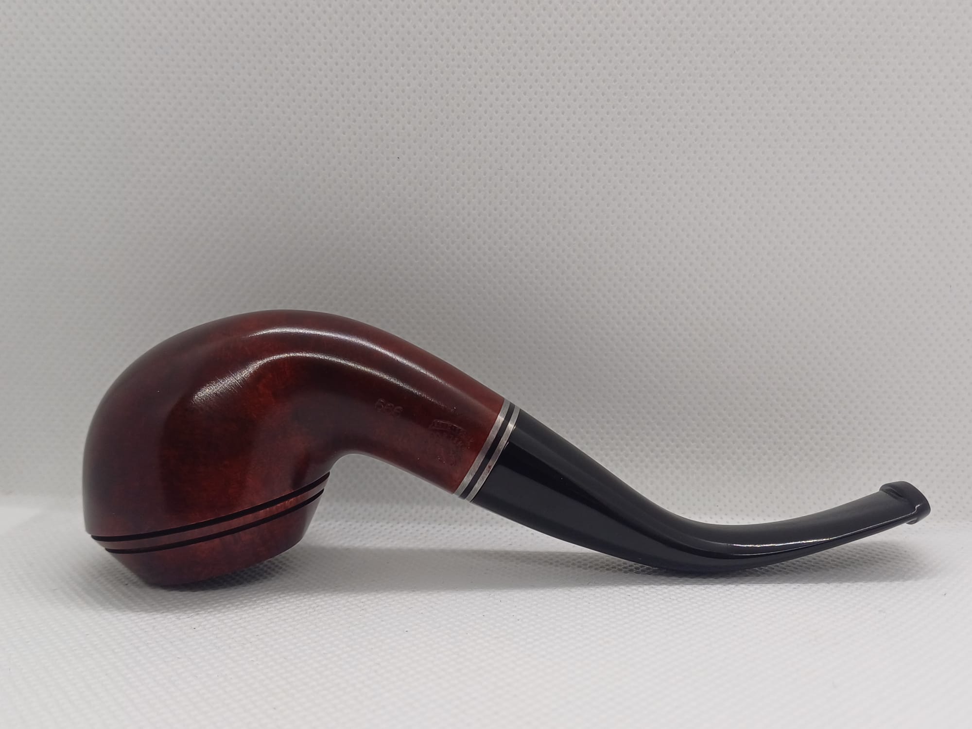 Pipa Peterson Killarney Red (999) Fishtail