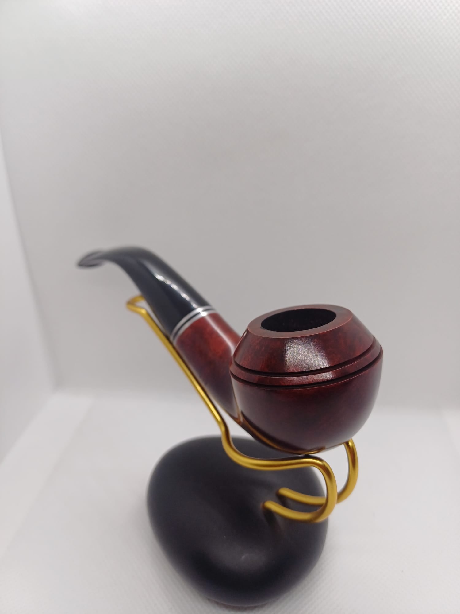 Pipa Peterson Killarney Red (999) Fishtail