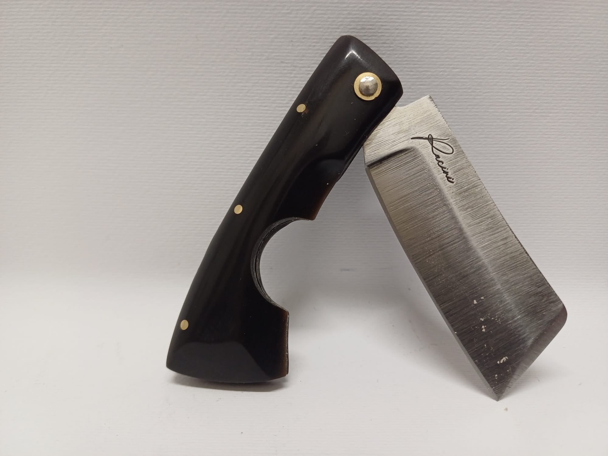 Pacini Mozzettina Tagliasigari Artigianale Bufalo Nero