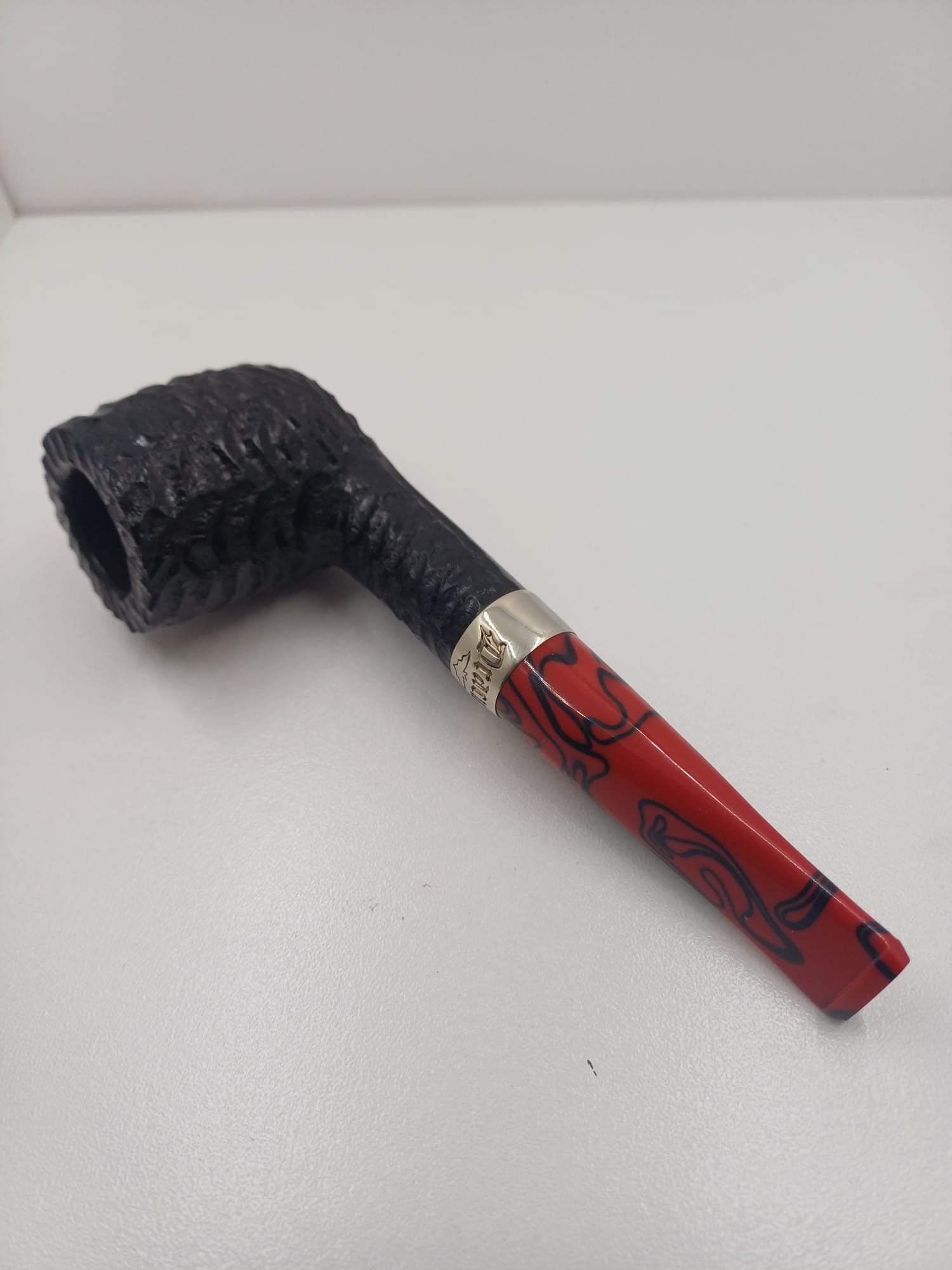 Pipa Peterson Dracula Rusticated Fishtail 107