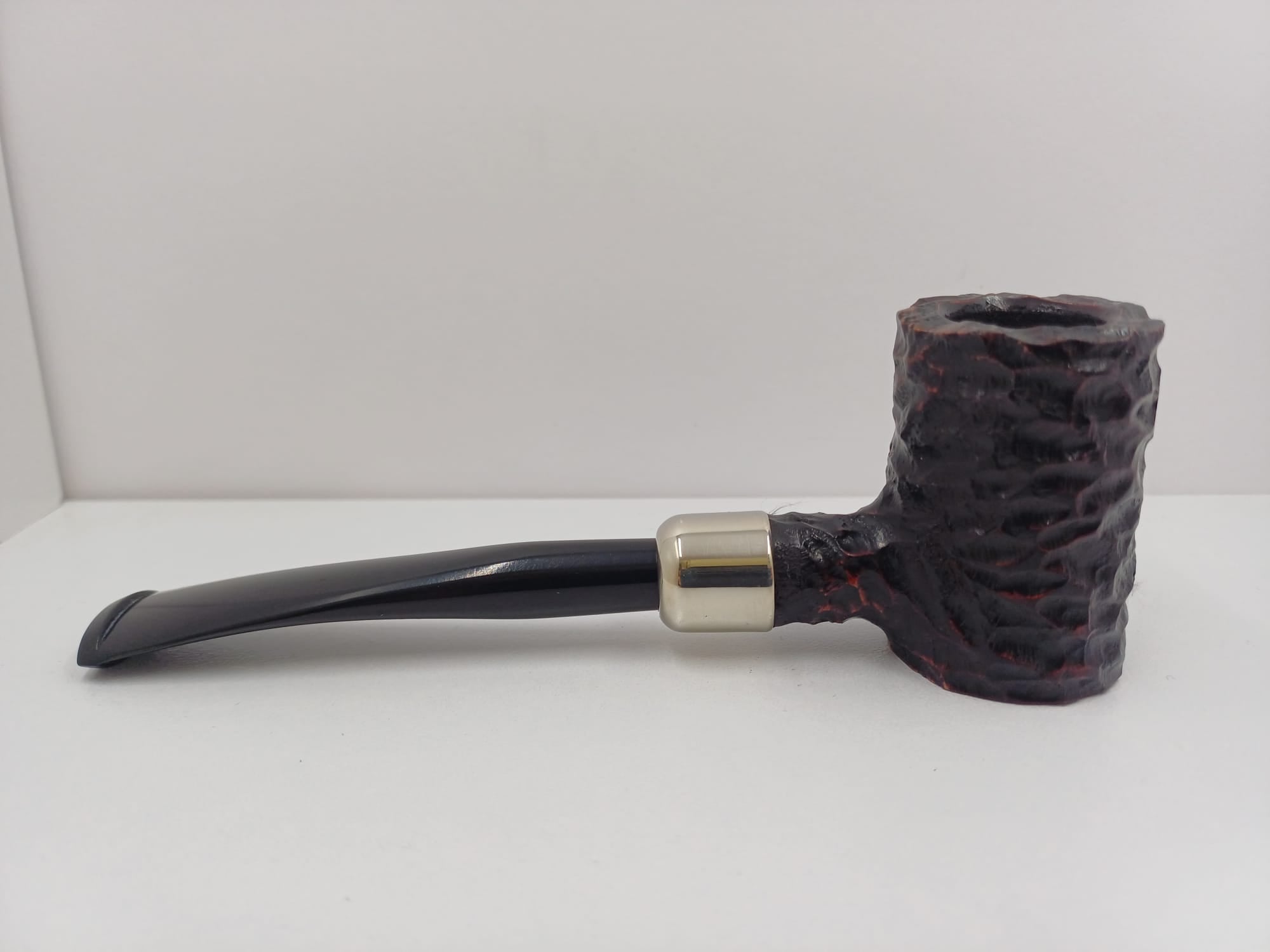 Pipa Peterson Irish Made Army Rusticated Fishtail 701