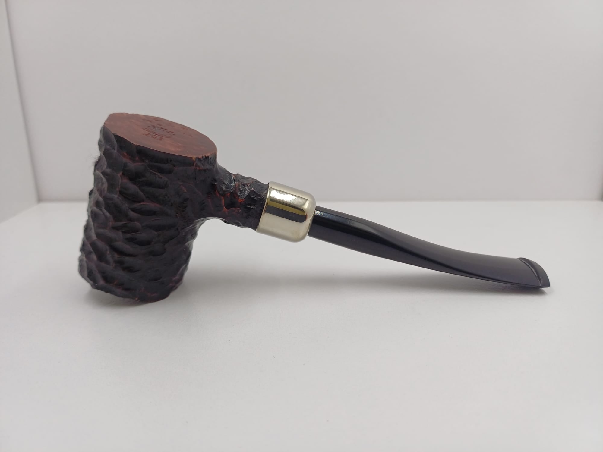 Pipa Peterson Irish Made Army Rusticated Fishtail 701