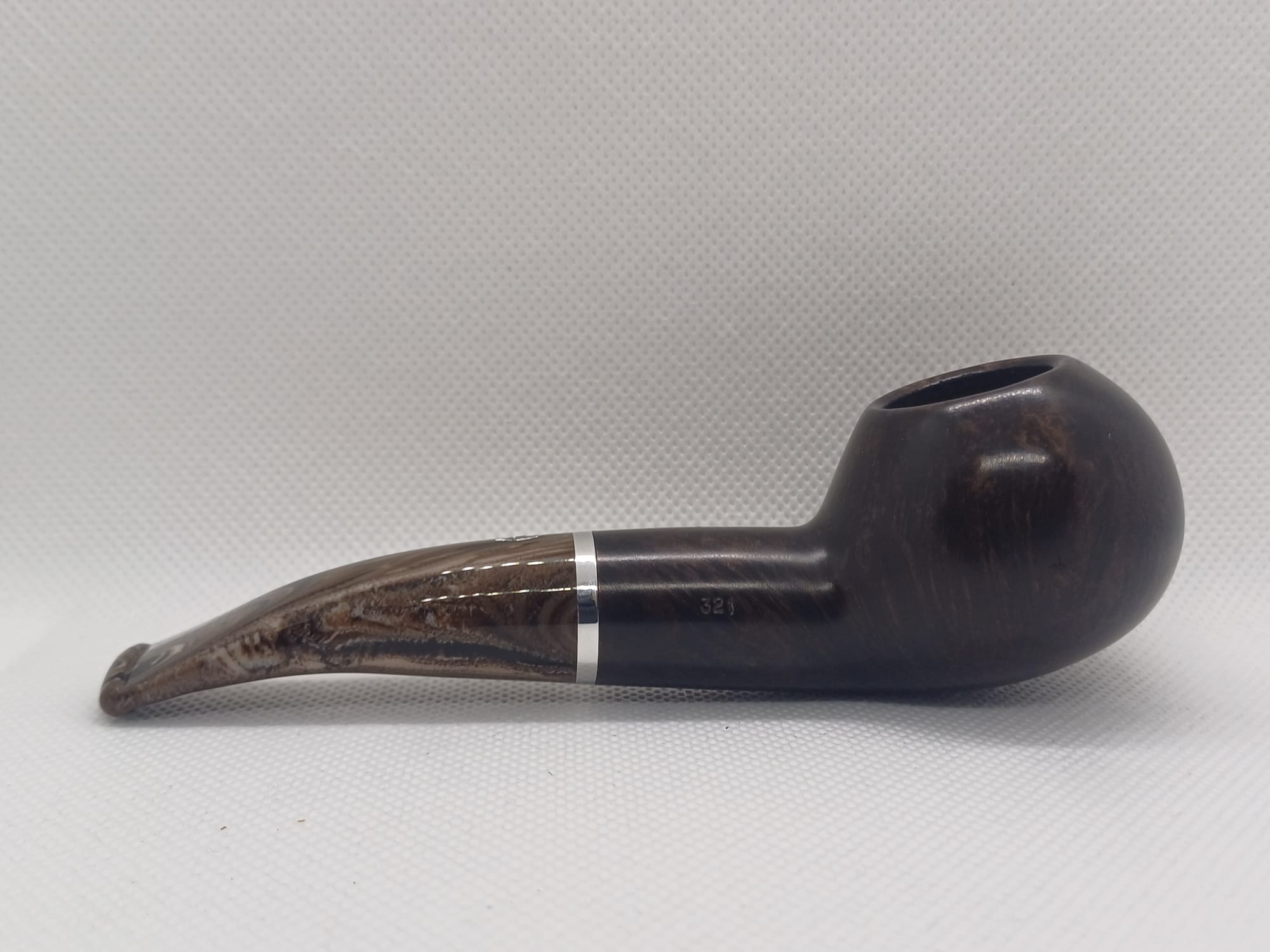Pipa Savinelli Morellina 321 Author semicurva versione regular, finissaggio liscio marrone scuro.