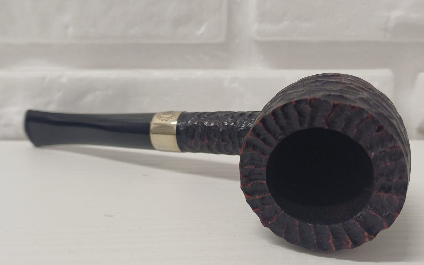 Peterson Pipa Donegal Rocky 605 Fishtail | Rusticata | Radica Eccellente | Dritta